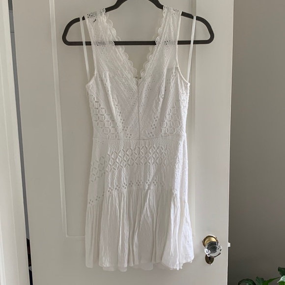 Like New White Eyelet Mini-dress - Picture 1 of 4